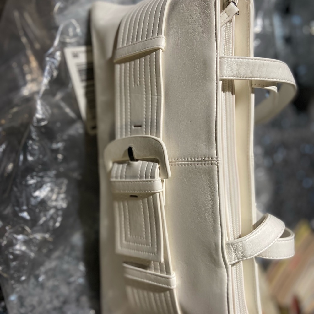 White leather hand bag